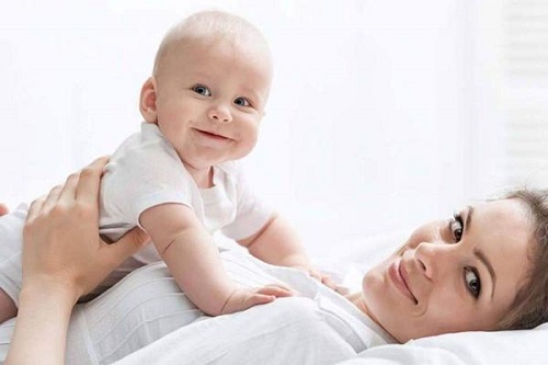 试管婴儿能活到多少岁？跟正常婴儿一样吗？